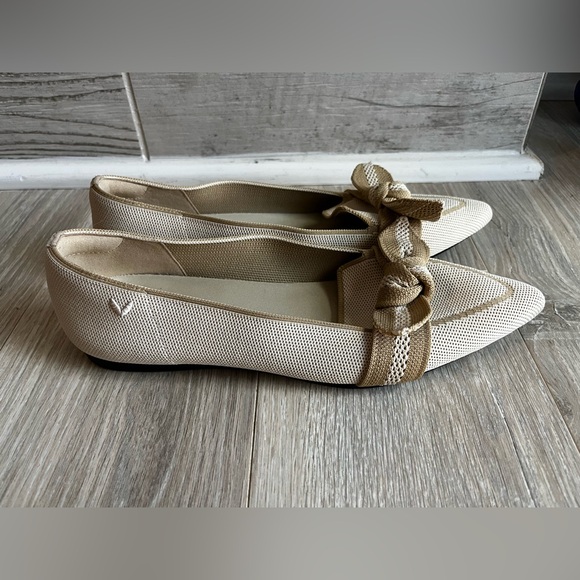NWOT Vivaia Women’s Michelle Pointed-Toe Bow Loafers Ivory Nude - Size 38.5/8 - Picture 4 of 8